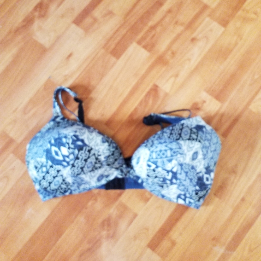 - Cacique bra